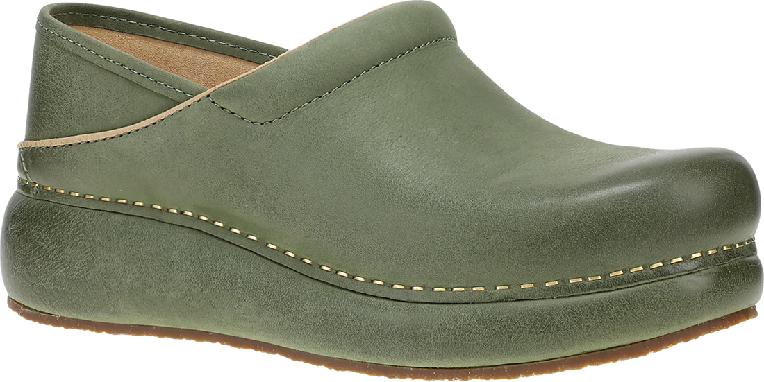 Quarter turn view Women&