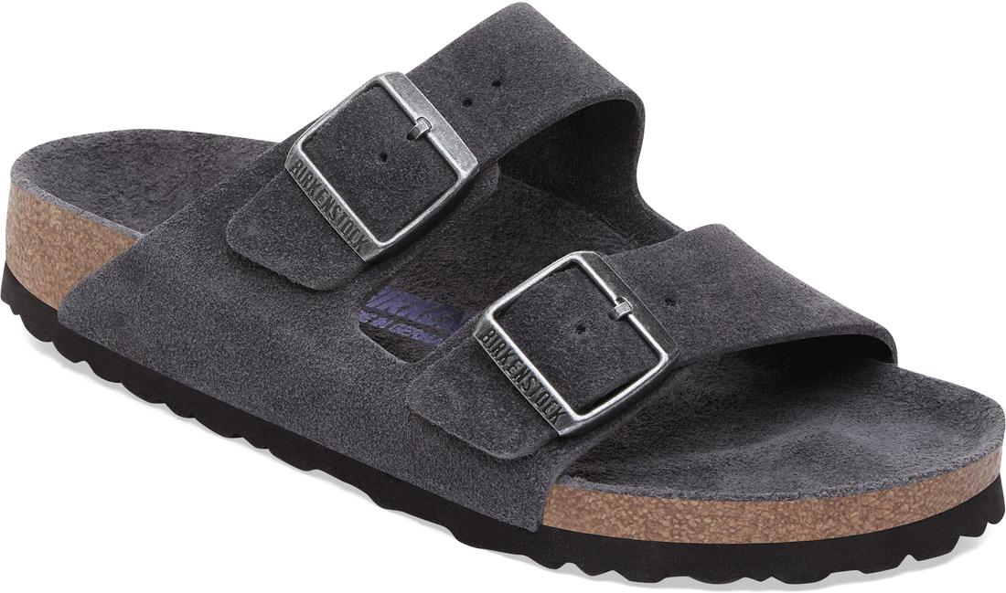 Quarter turn view Men&