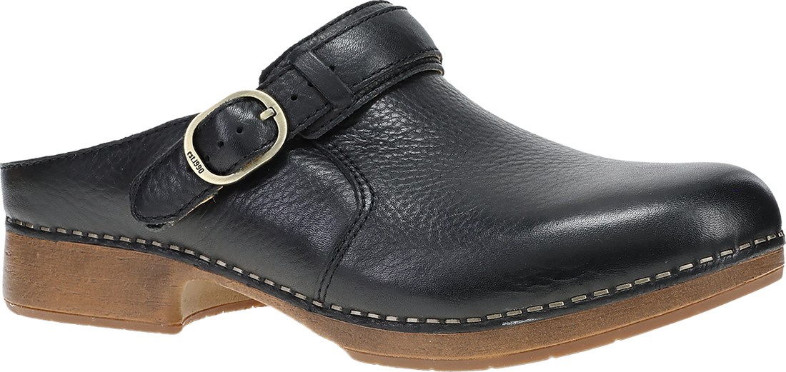 Quarter turn view Women&