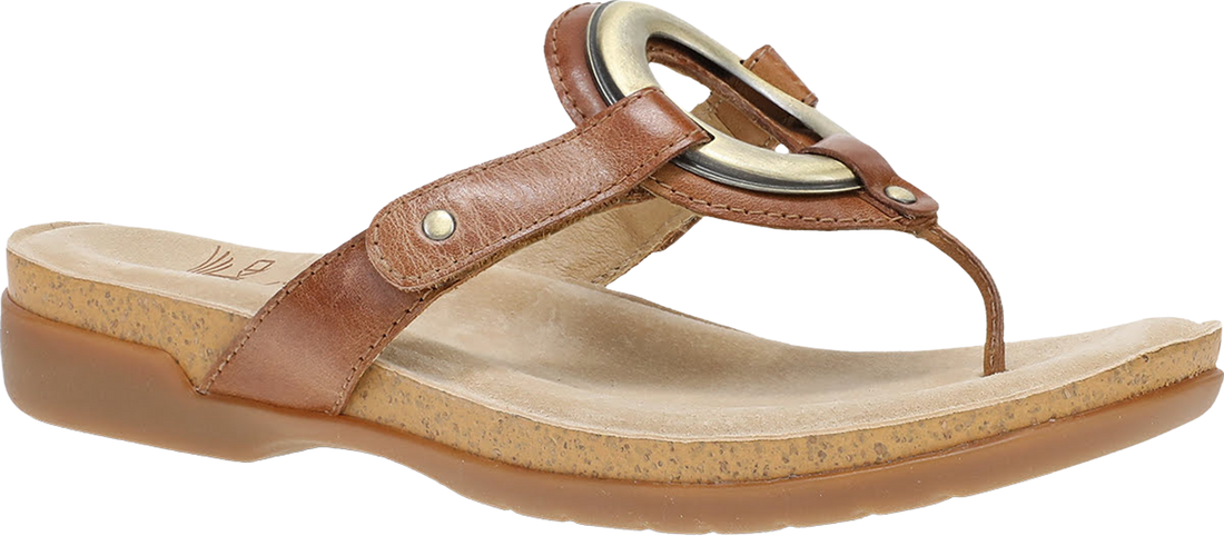 Quarter turn view Women&