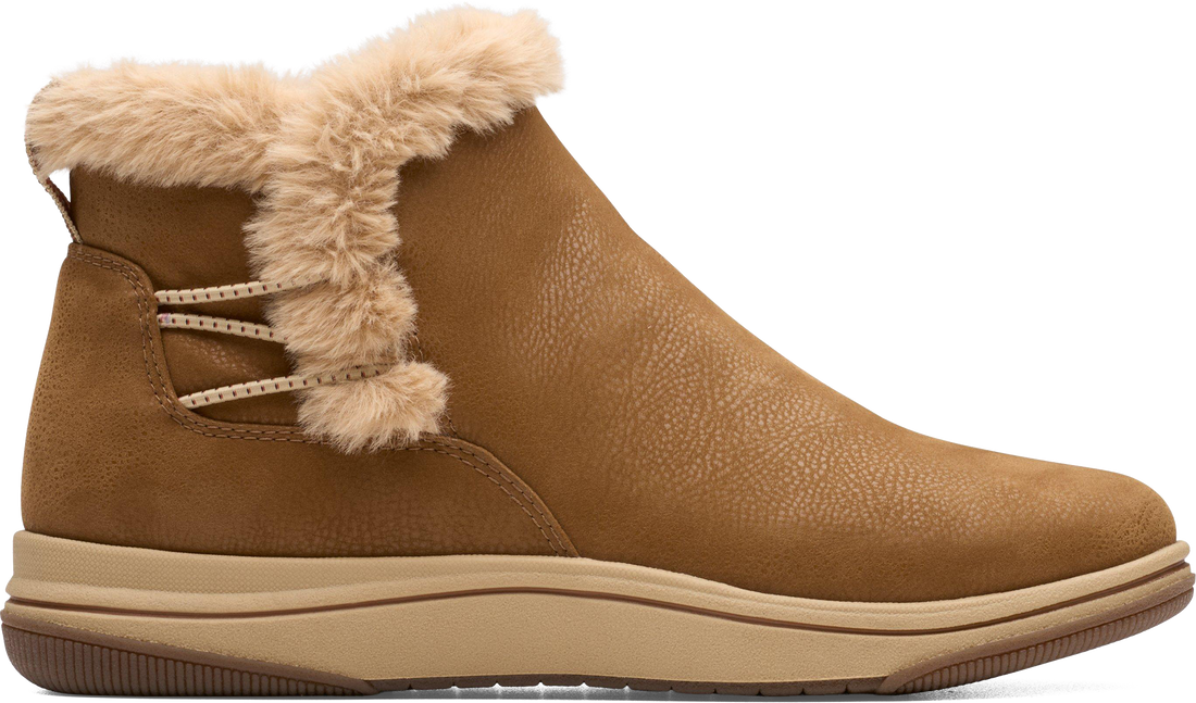 Quarter turn view Women&