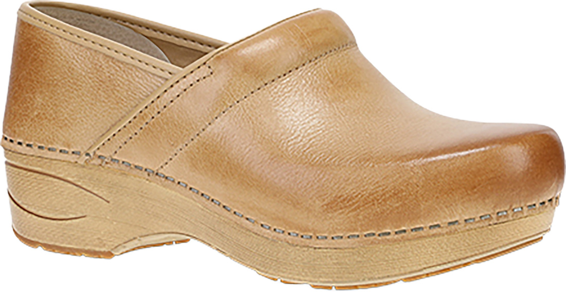 Quarter turn view Women&