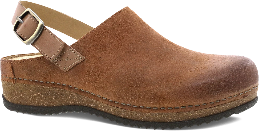 Quarter turn view Women&