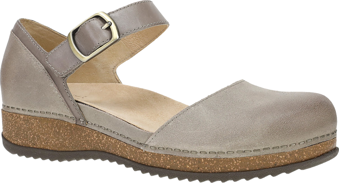 Quarter turn view Women&