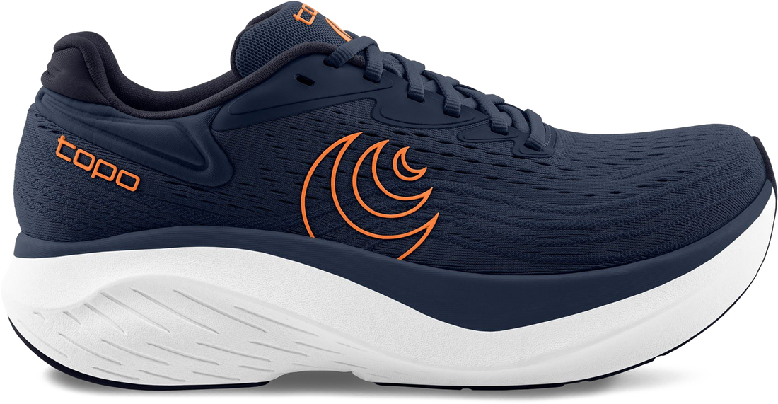 Quarter turn view Men&