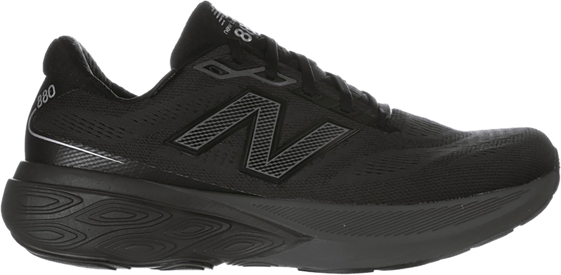 Quarter turn view Men&