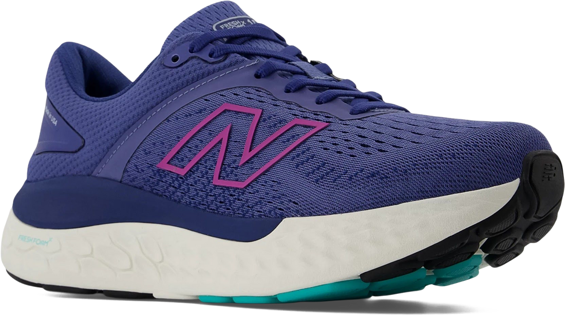 Quarter turn view Women&