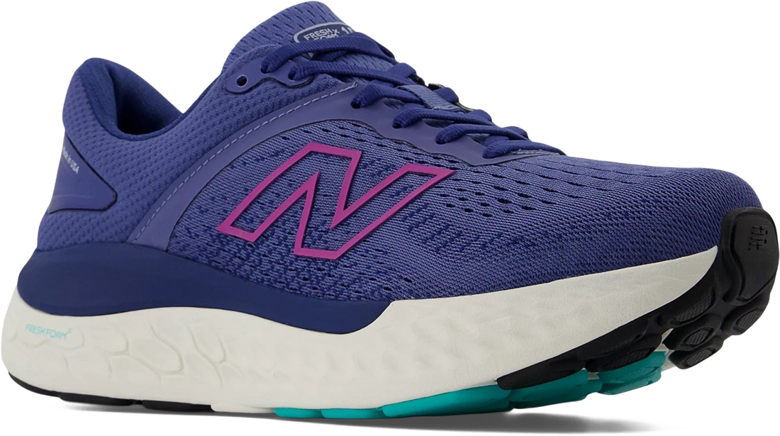 Quarter turn view Women&